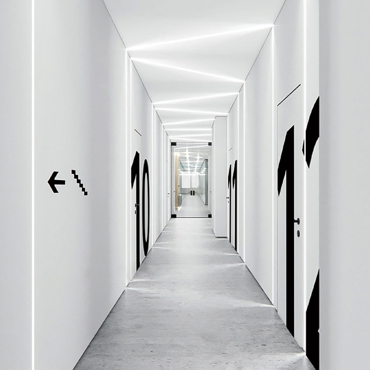 Ano ang mga pakinabang ng linear lighting?